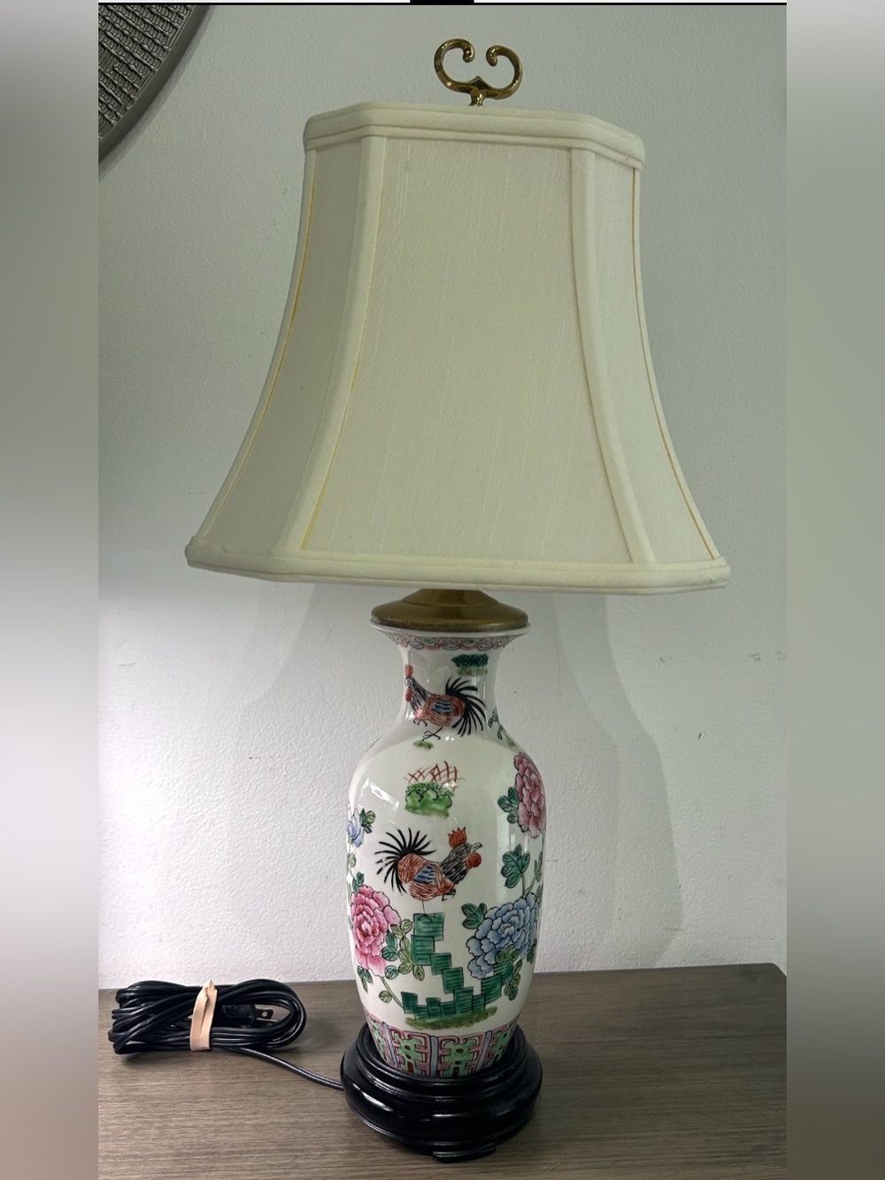VTG Porcelain Lamp Chinese Famille Rose Roosters Palm Floral 21” With Shade